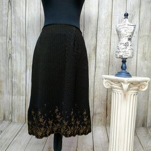 💥 3/$20 Black Skirt w/ Gold Embroidery Size 10!